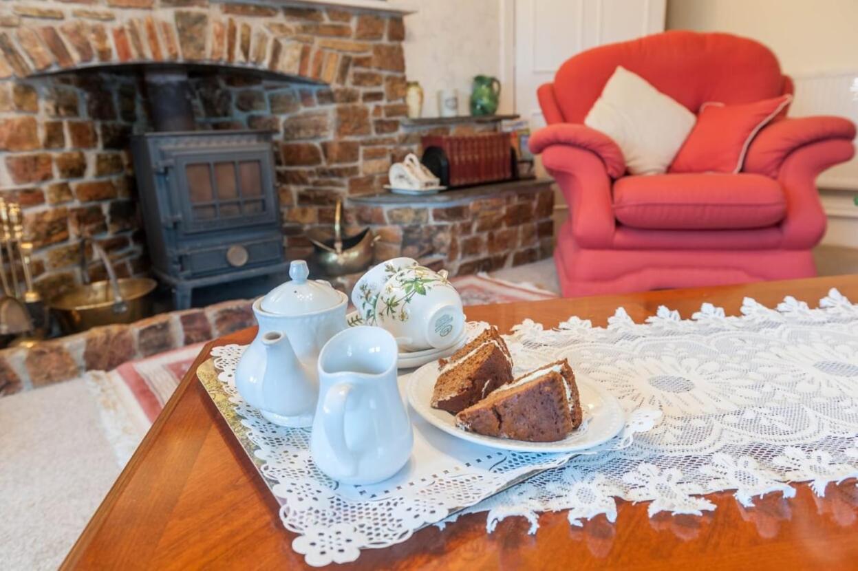 오크햄프턴 Knole Farm B&B 외부 사진